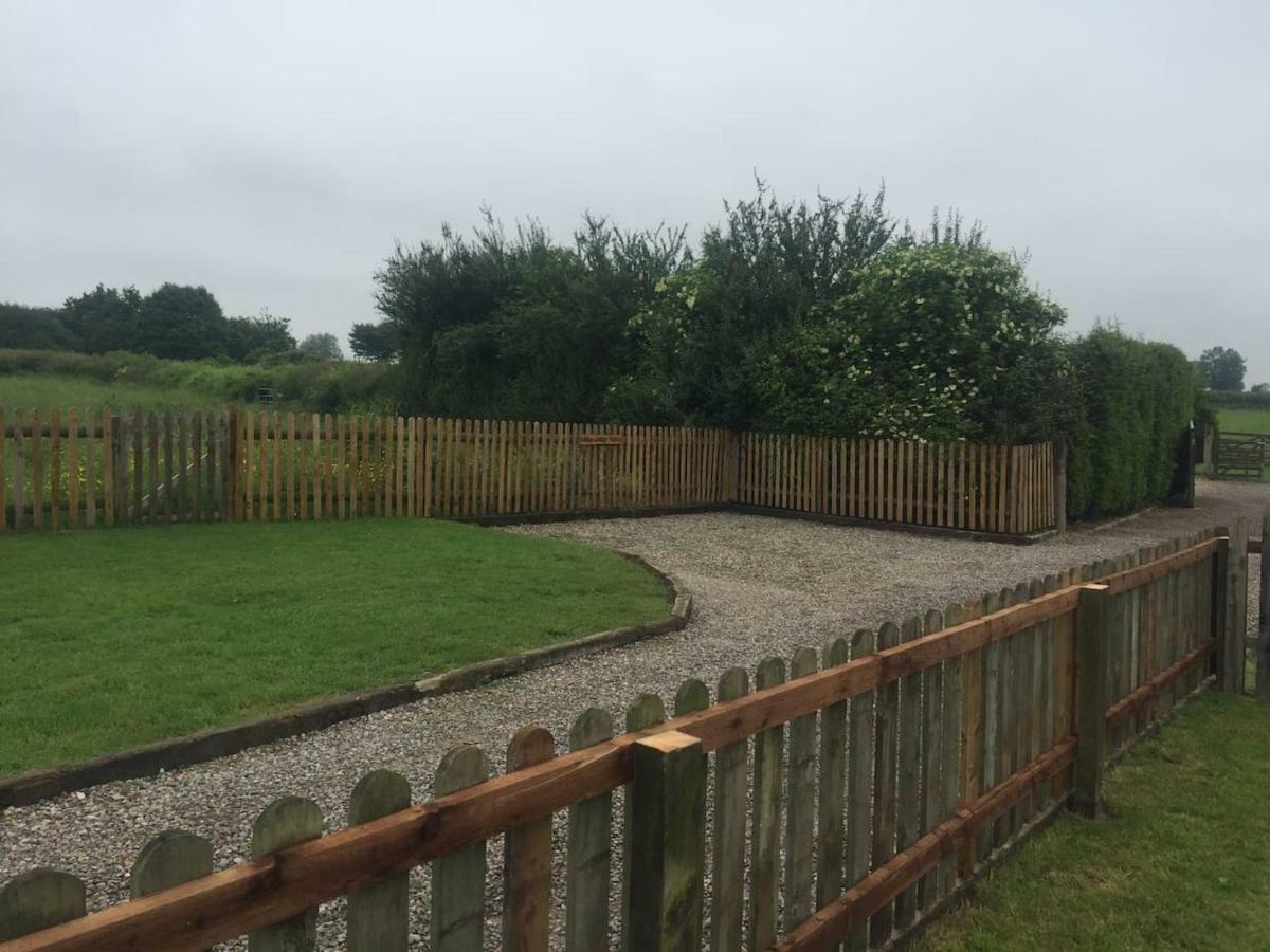 Woodpecker Cottage At Frog Trotters Cottages Hartpury Dış mekan fotoğraf